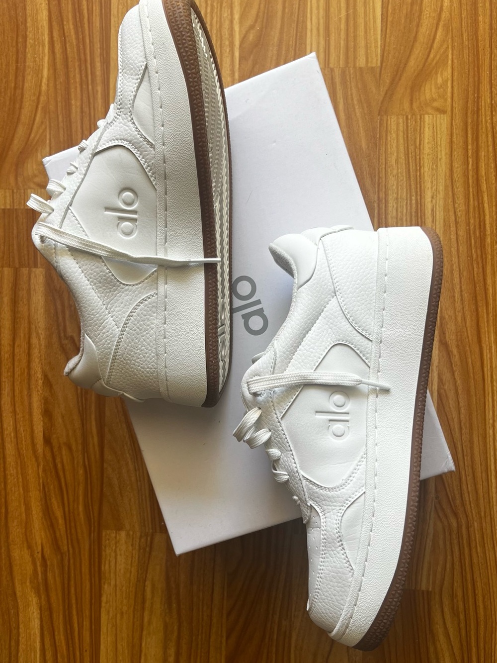 ALO Yoga Recovery Mode Sneakers White W9 M7.5 - Picture 2 of 7